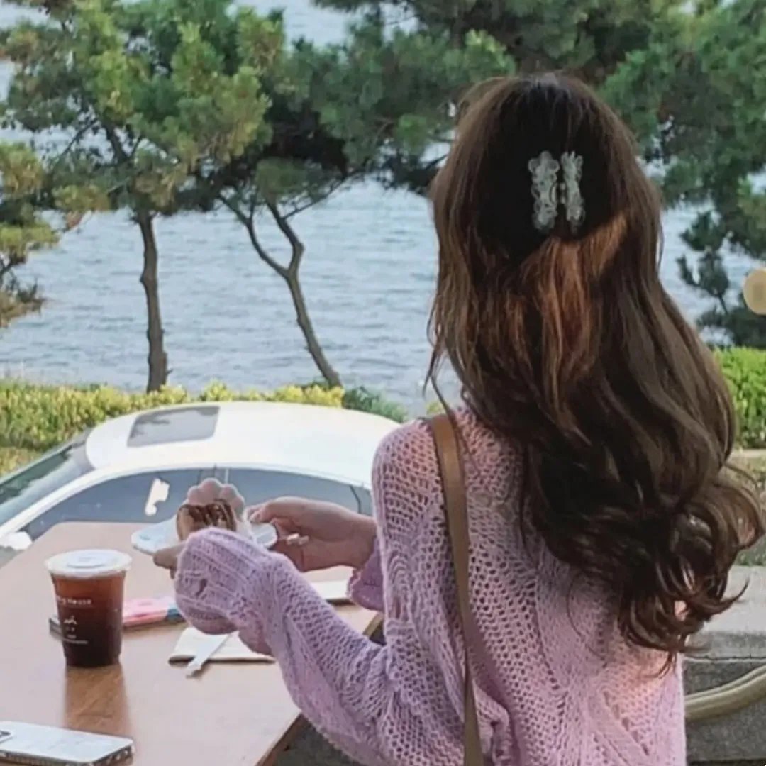 奔现当天，室友阻止我和网恋对象见面